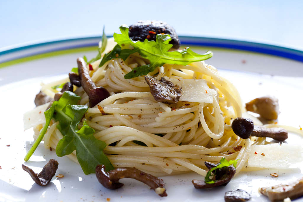 Espaguetis con setas, rúcula y parmesano 2