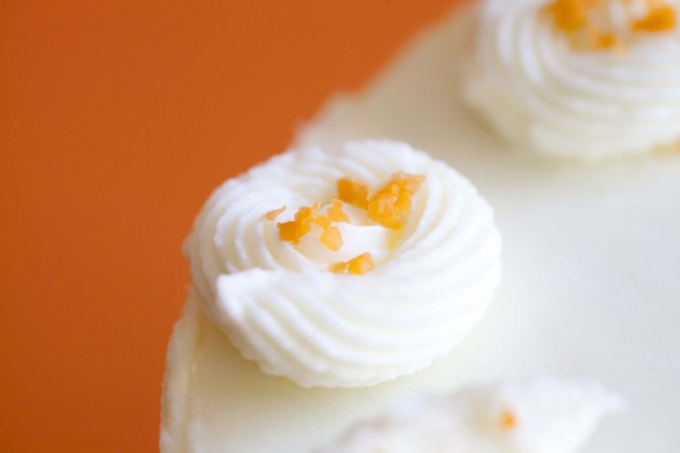 Tarta de zanahoria y frosting de queso crema. Receta sin gluten apta