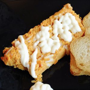 pastel-de-pescado-atun-palitos-de-cangrejo-y-pimientos-del-piquillo-con-mayonesa