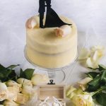 Tarta de boda de plátano rellena de frósting de queso y crema de galletas Lotus 4